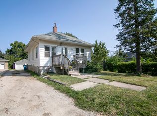 320 Chaney Ave, Crest Hill, IL 60403