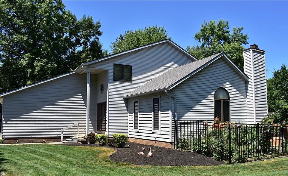 1st image of 651 Cardinal Ct