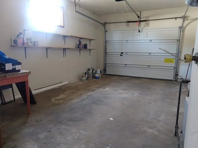 3313 N Locust St — Photo 12