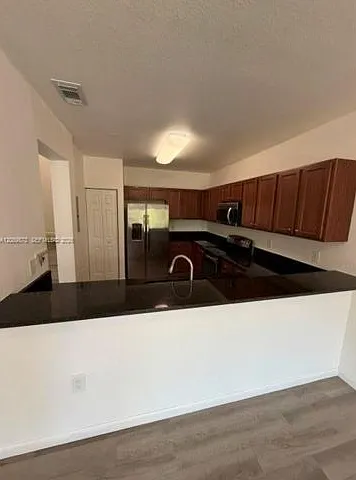 8900 NW 97th Ave — Photo 2
