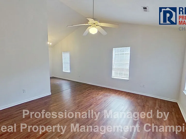 4252 Sunglow Dr — Photo 3