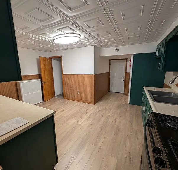 46 N Meade St — Photo 3