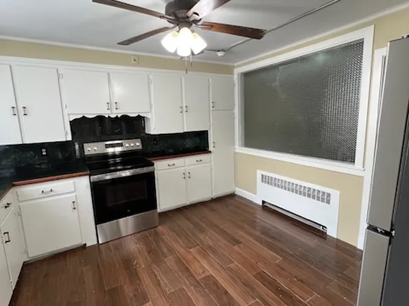 21 Homestead Rd, Woonsocket, RI 02895