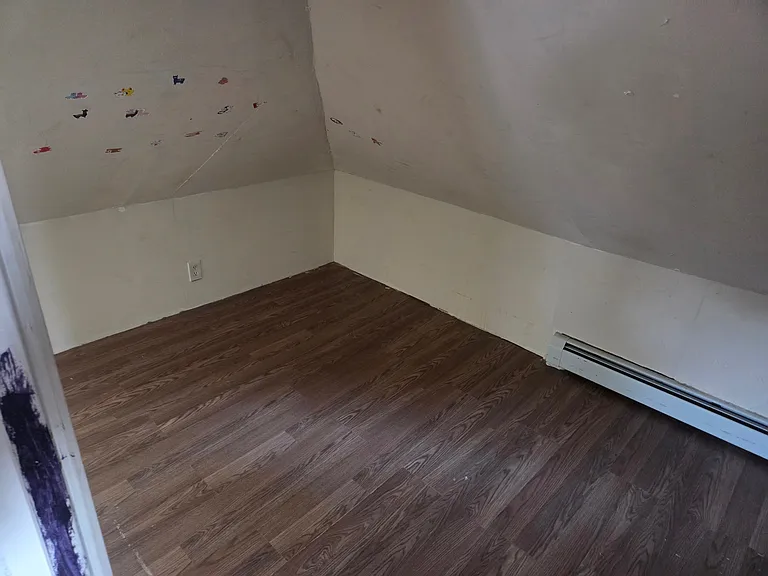 16 Valley St — Photo 11