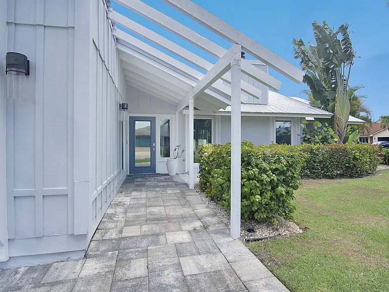 19 Pinehill Trl E — Photo 3