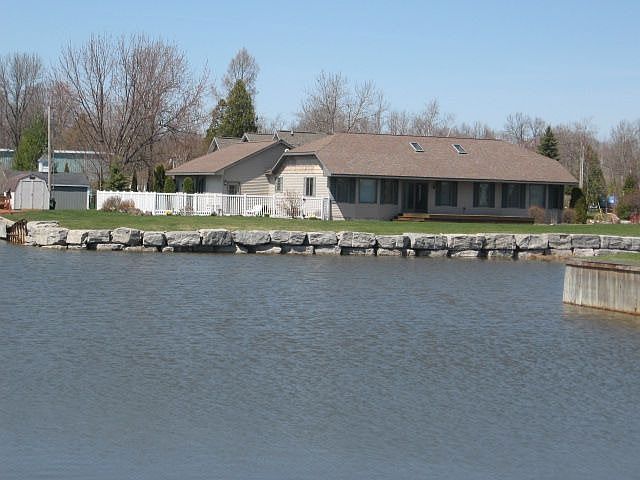 2nd image of 129 Channel Rd #2