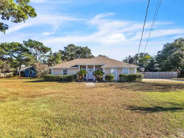 2106 Citrus Dr, Navarre, FL 32566