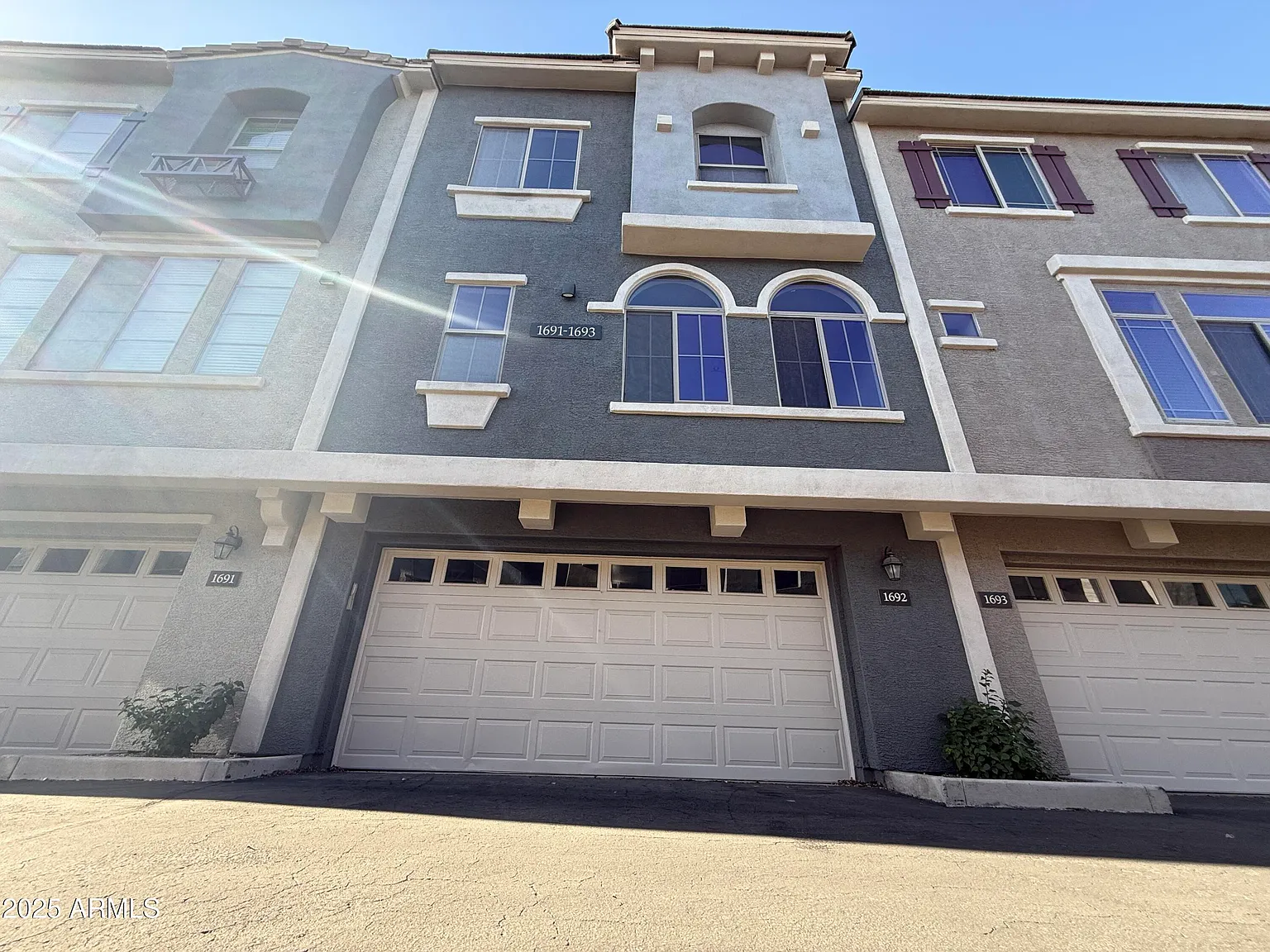 2 bed, 2.5 bath, 1105 sqft, $1,950 — Photo 2