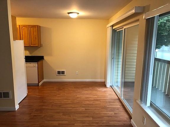 3rd image of 417 Bellevue Way SE APT 407