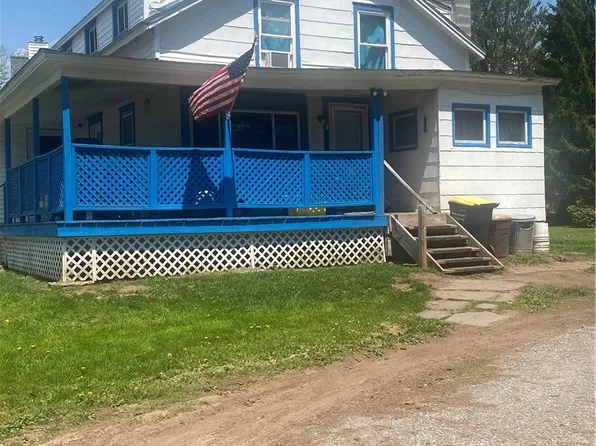54 River St, Stamford, NY 12167