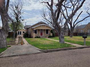 307 Hamilton Ave, Ballinger, TX 76821