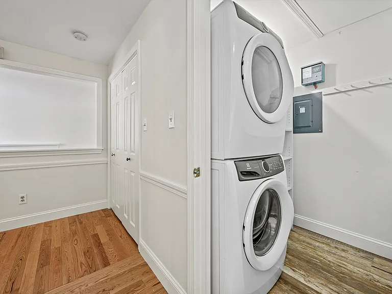 7 Dresden Ct — Photo 19
