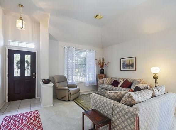 4th image of 107 Whitechapel Ct