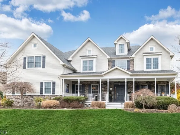 4 Nadler Ct, Allendale Boro, NJ 07401