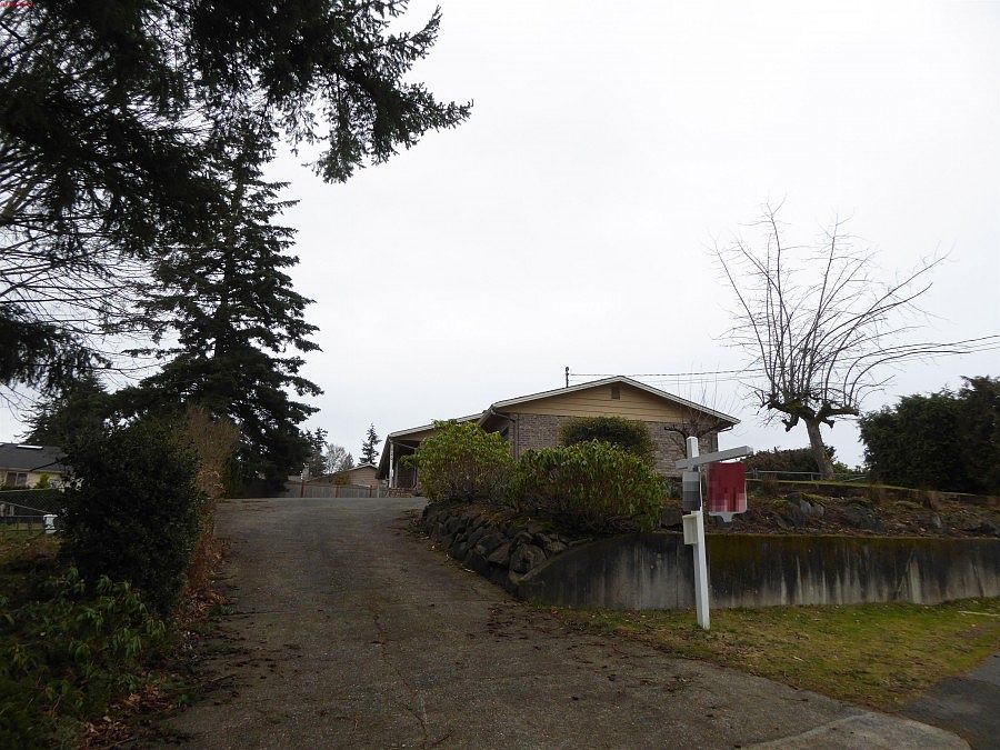 1st image of 520 20th Ave SE
