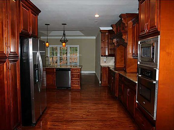2nd image of 2995 Georgian Manor Dr