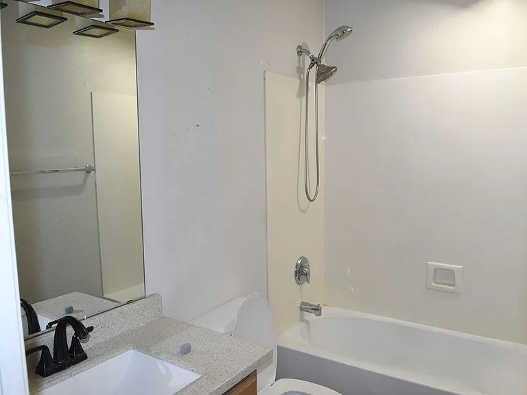 13950 W Maui Ln — Photo 11