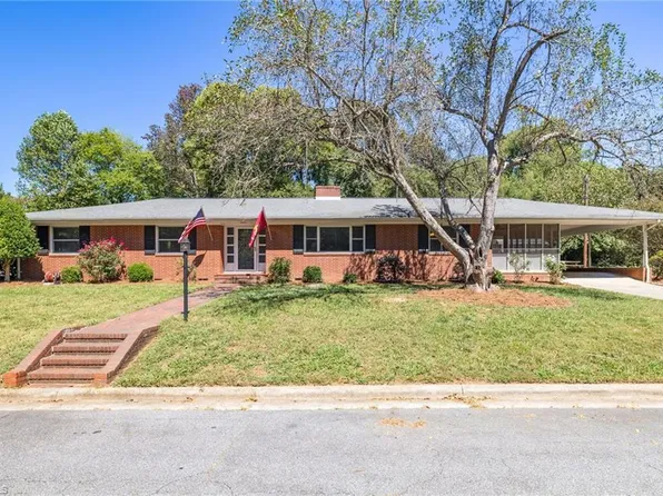 102 Pratt St, Madison, NC 27025