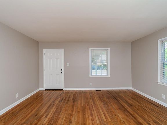 4th image of 1216 Sedgefield St #A