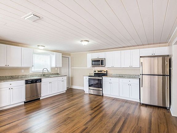 5th image of 3808 21st Ave