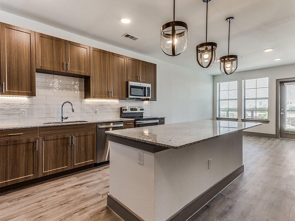 1st image of 303 N Industrial Blvd #1023