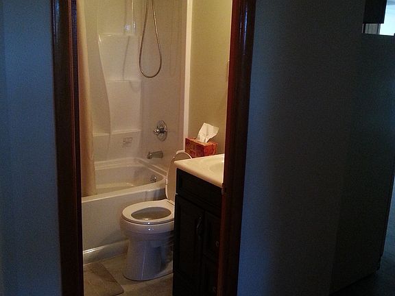 5th image of 82 Diane Dr