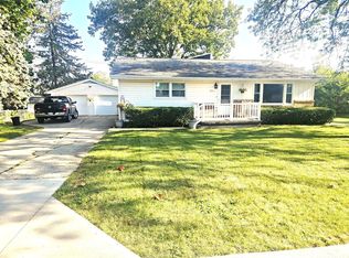 2511 Sanborn St, Sterling, IL 61081