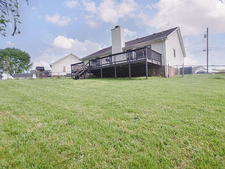 204 Windmeade Cir — Photo 14