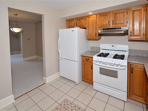 5th image of 41 Manorfield Cir