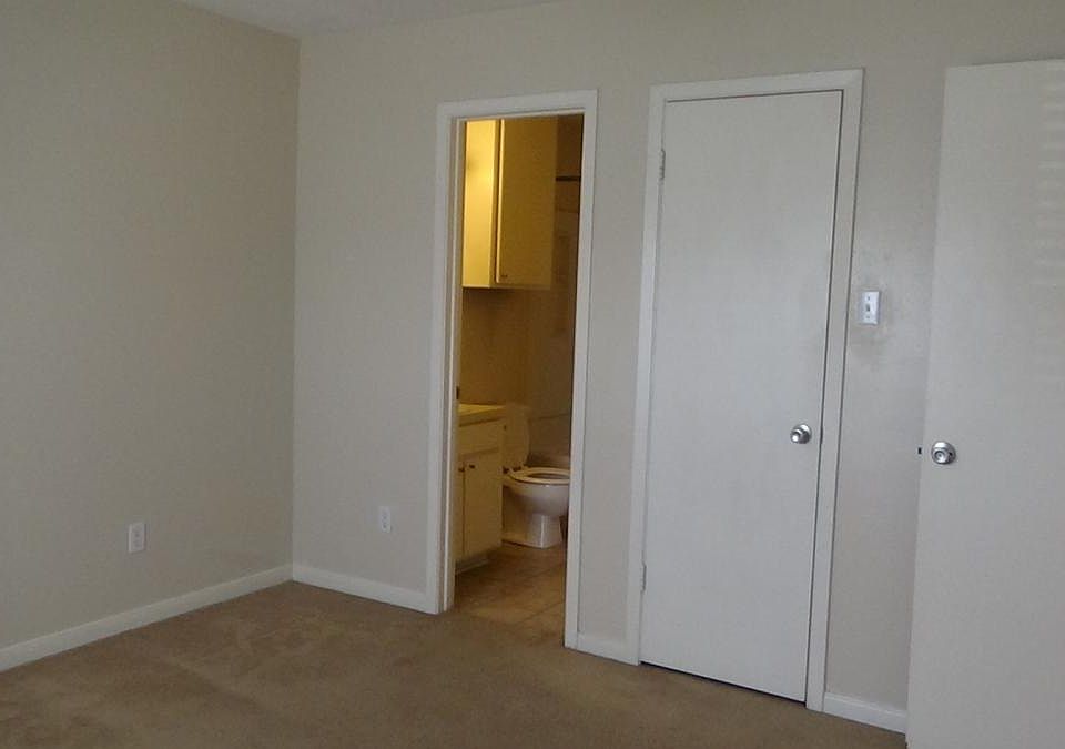 1st image of 2509 Hickory Dr