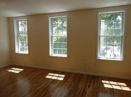 122 Main St #302 — Photo 2