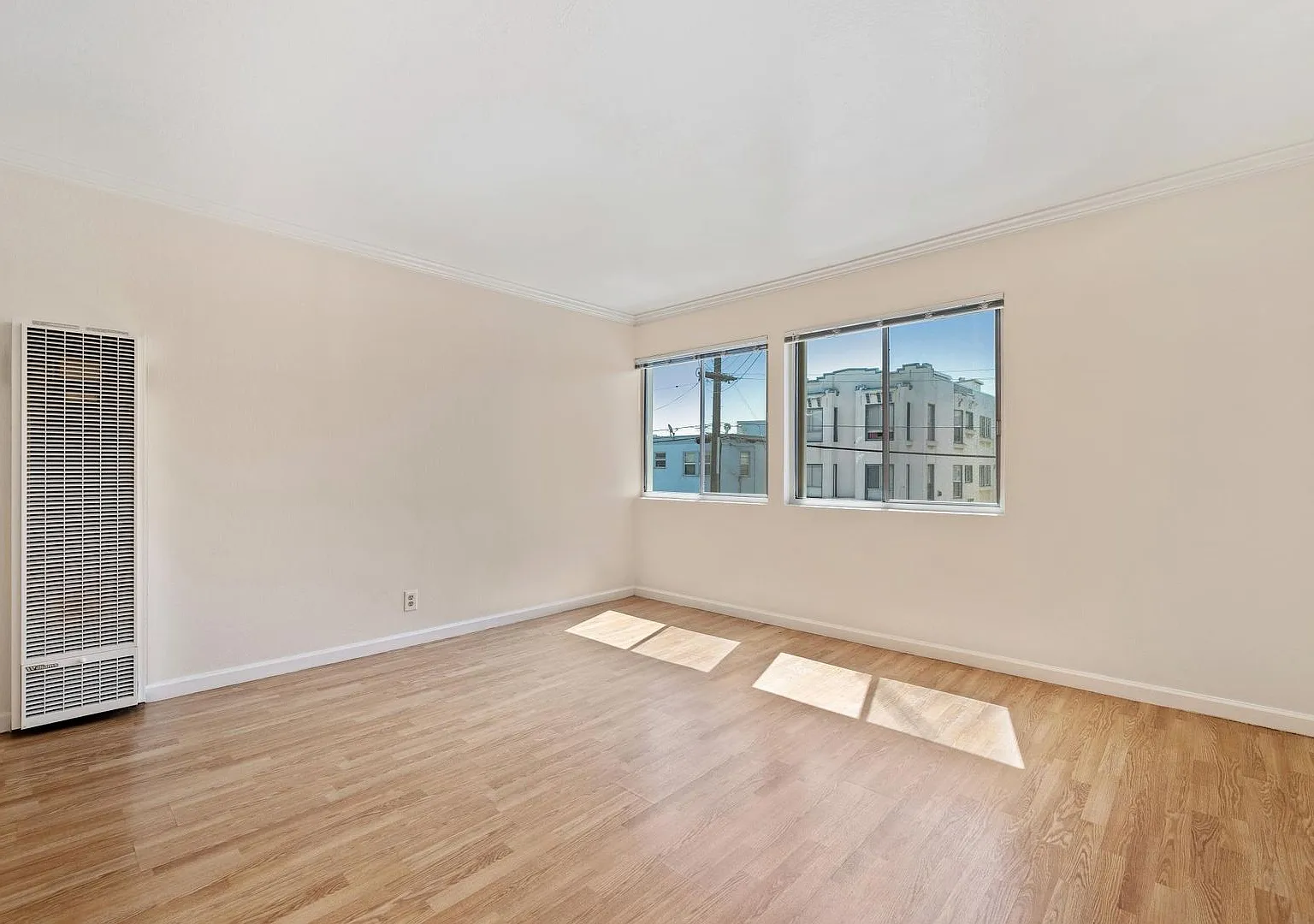 16p006 - 1435 3rd Ave — Photo 4