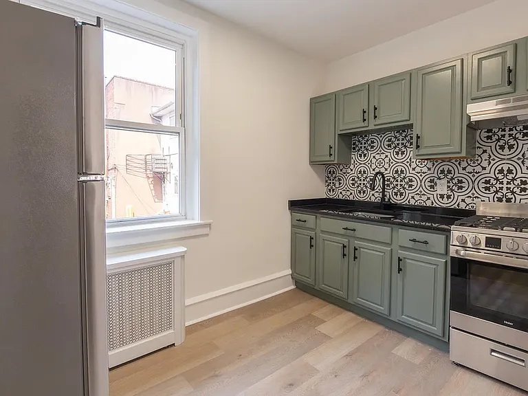 602 W Maple Ave #J1 — Photo 11