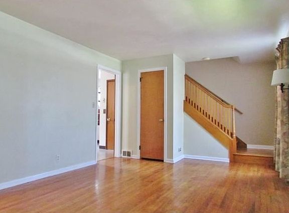 4th image of 1110 Vestal Ave