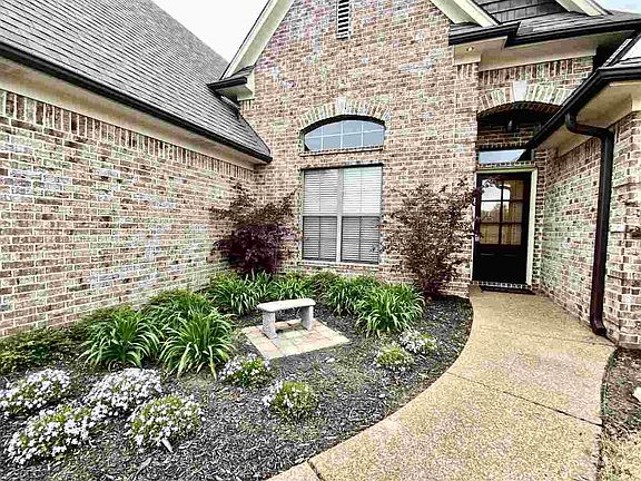 2nd image of 280 White Pine Pl