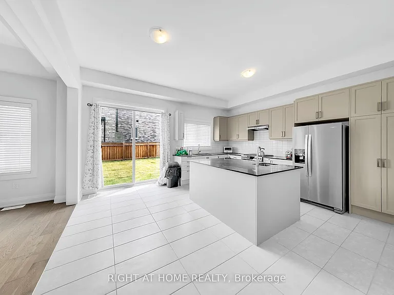 3 Speciosa St #UPPER — Photo 16