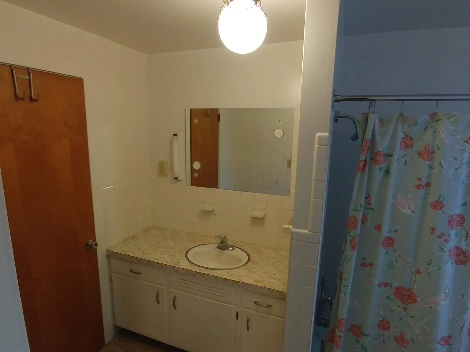 36 E Walnut St — Photo 4