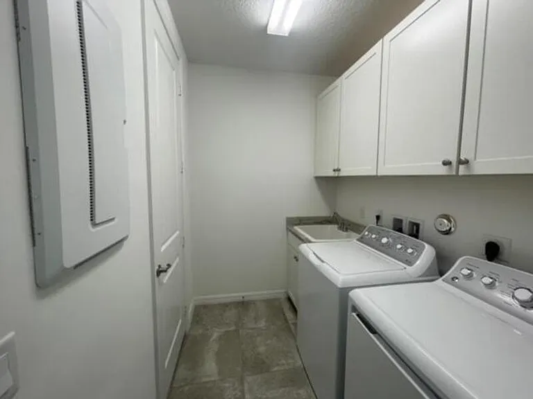 12885 Trevi Isle Dr — Photo 44
