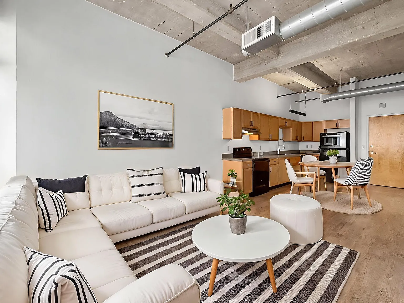 Library Lofts — Photo 3