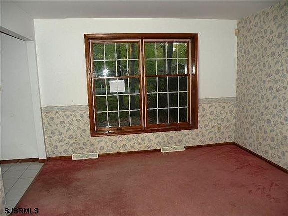 4th image of 404 Sara Ann Ct