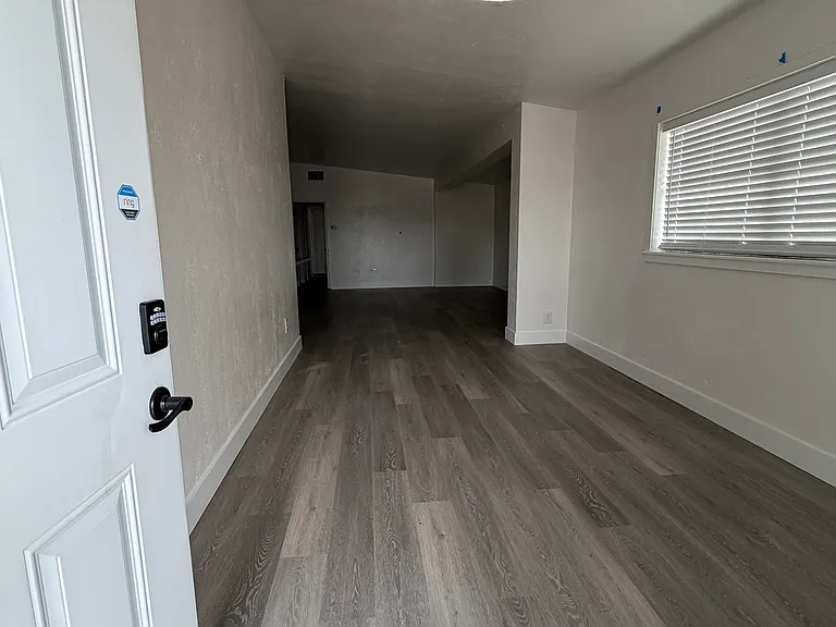 2500 Myrtle Ave — Photo 4