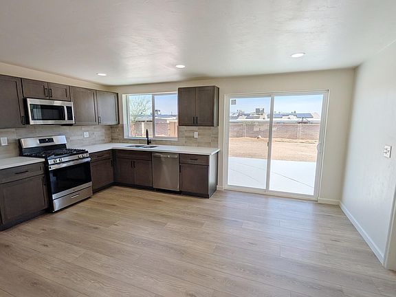 3rd image of 6331 S Cardinal Ave