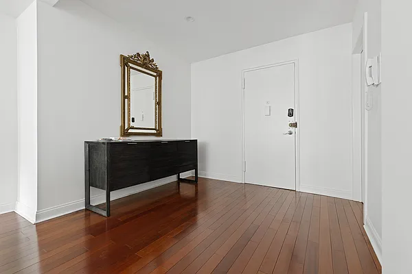 Sold by Christie's International Real Estate Group, LLC | media 21