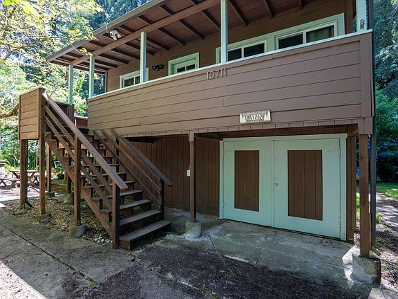 2nd image of 10711 Grays Ct