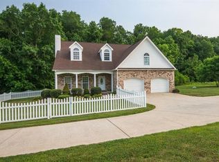 1295 Meeks Cemetery Rd, Burns, TN 37029