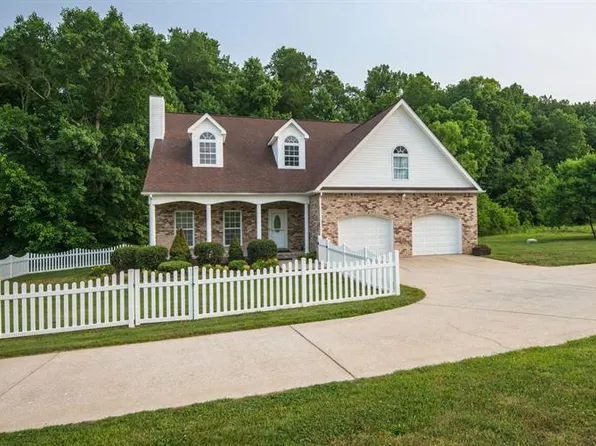 1295 Meeks Cemetery Rd, Burns, TN 37029