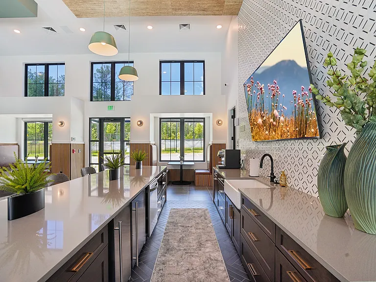 The Pullman Luxury Apartments — Photo 14