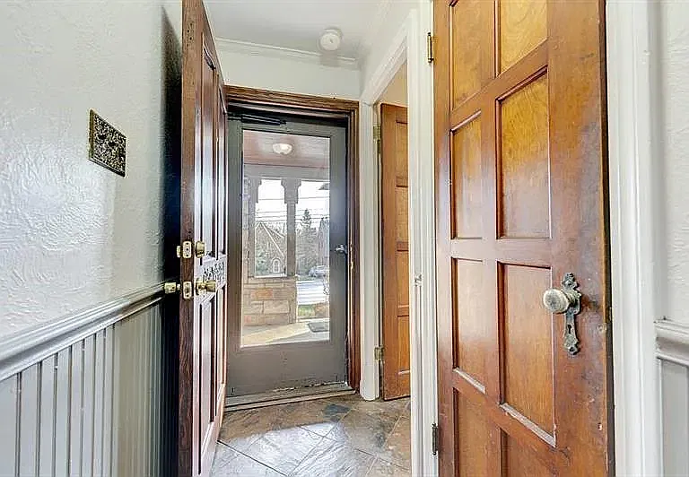 4 bed, 1.5 bath, 1860 sqft, $2,800 — Photo 3