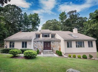 760 Den Rd, Stamford, CT 06903