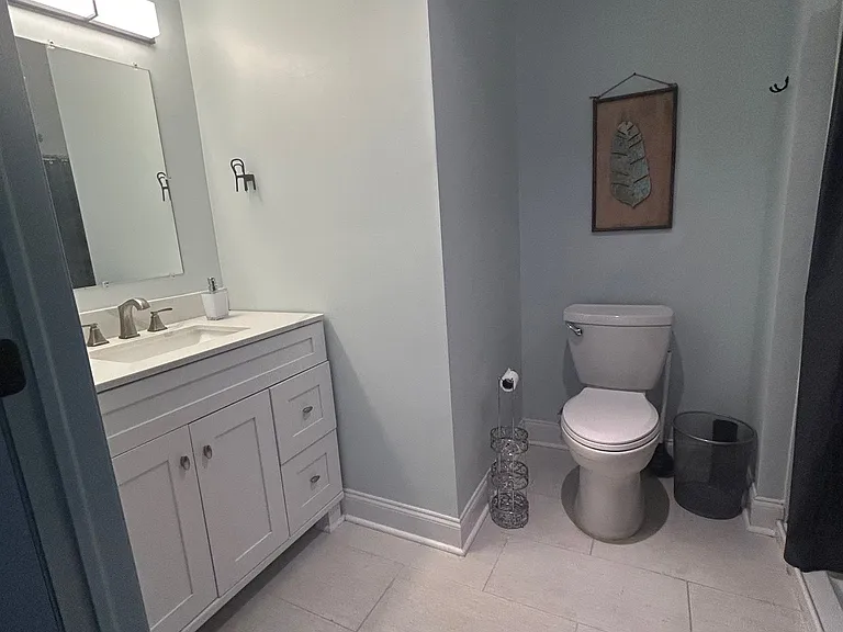 300 Laurel St #2 — Photo 13